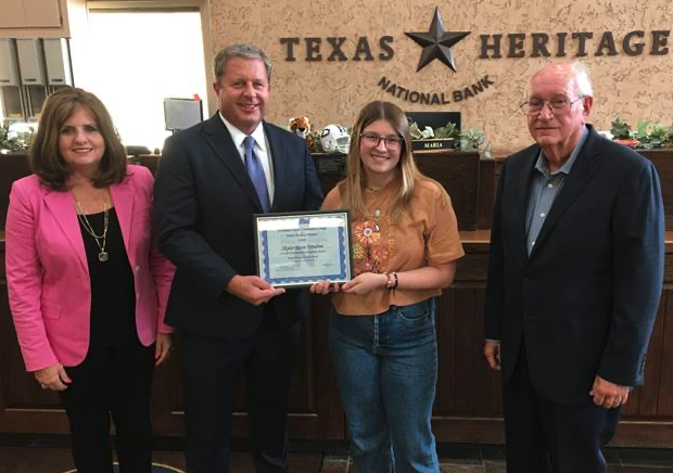 Fondren receiving scholarship award