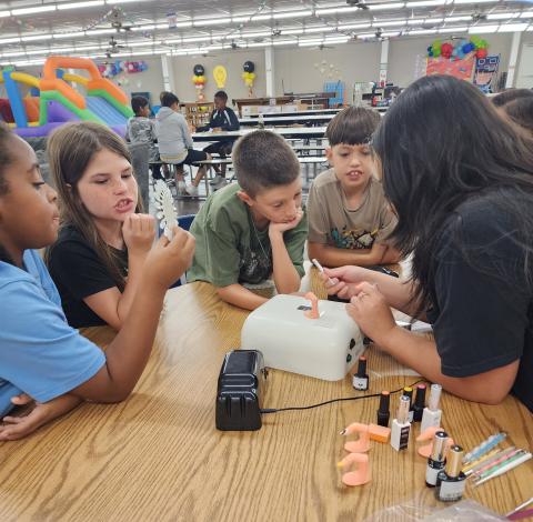 teaching nail art